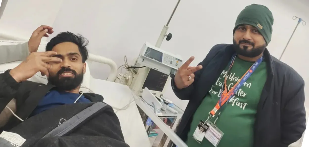 Farhan Alam with Ramshankar in Prayagraj Hospital