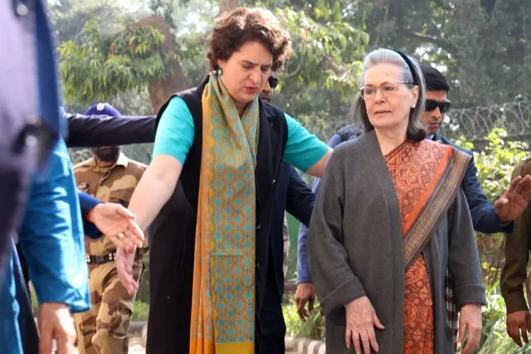 Sonia Gandhi, Priyanka cast their votes for Delhi Assembly elections