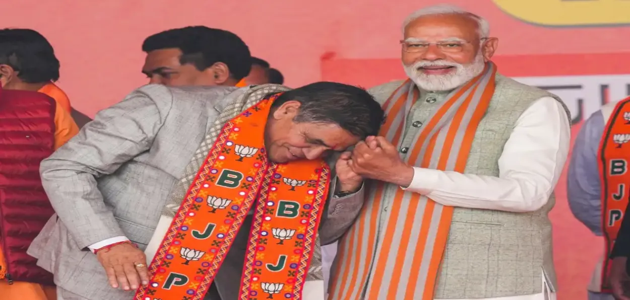 Mohan Bisht with prime Ministr Narendra Modi during campaigning