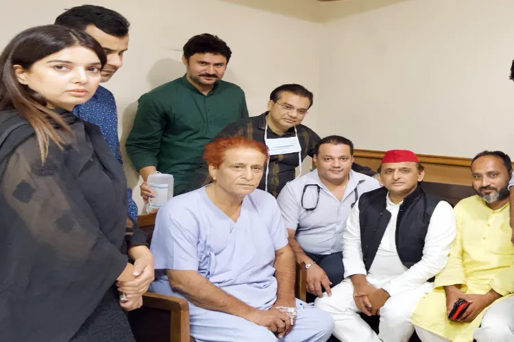 SP chief Akhilesh Yadav with party leader Azam Khan at Sir Ganga Ram Hospital, in Delhi (File photo)