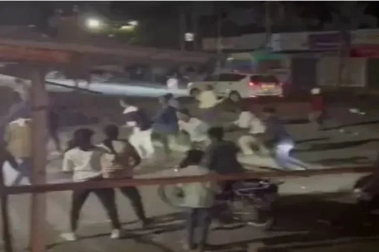 Miscreants attacking a police station in Karnataka 