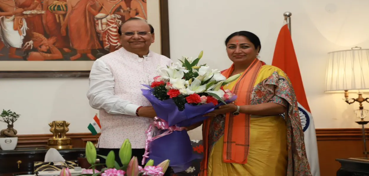 Delhi chief Minister designate Rekha Gupta with Delhi LG V K Saxena(X)