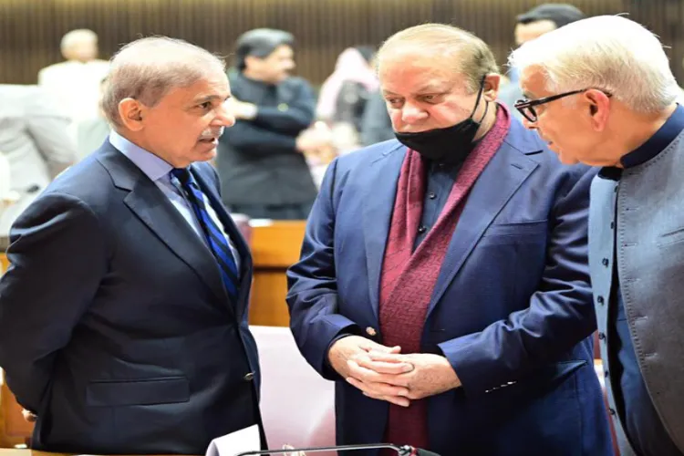  Islamabad: Pakistan Prime Minister Shehbaz Sharif with former Prime Minister Nawaz Sharif during the Pakistan National Assembly in Islamabad on October 21, 2024