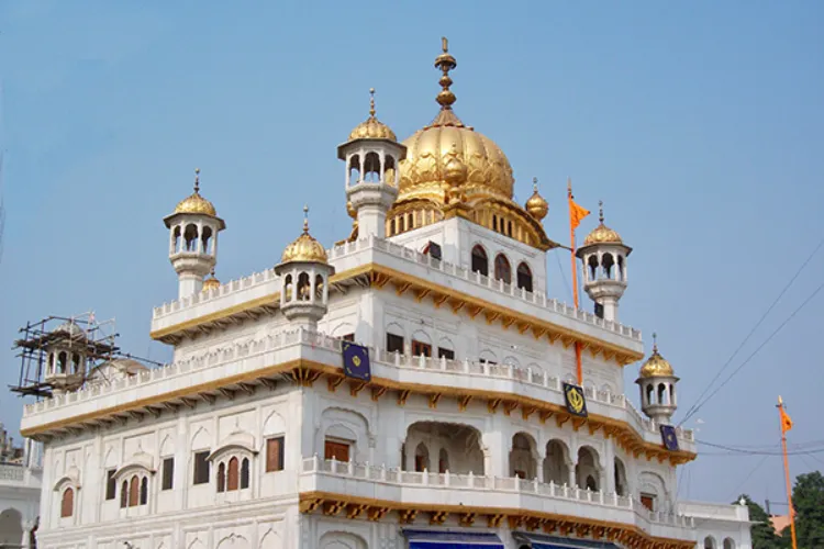 In 'war of supremacy', SGPC removes Akal Takht Jathedar