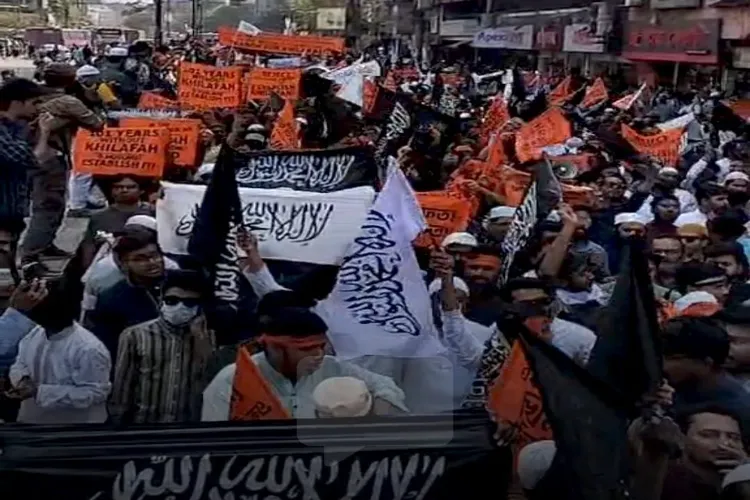 Bangladesh: Panic grips Dhaka as terror outfit Hizb ut-Tahrir takes out massive rally