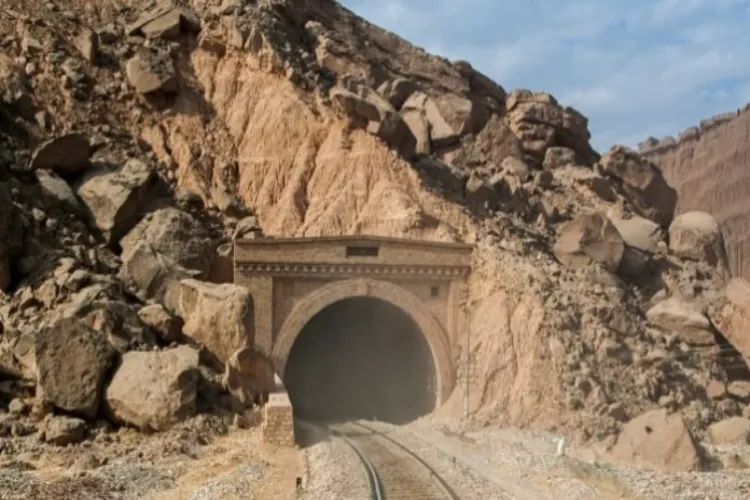 Tunnel in Balochistand where the hijacked train was parked (Courtesy: The Baloshitan Post)