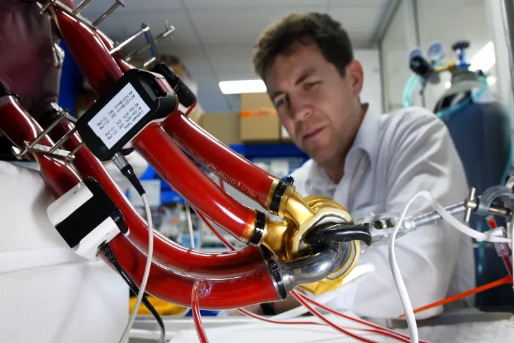 Australian man becomes world-1st to live with durable artificial heart for over 100 days