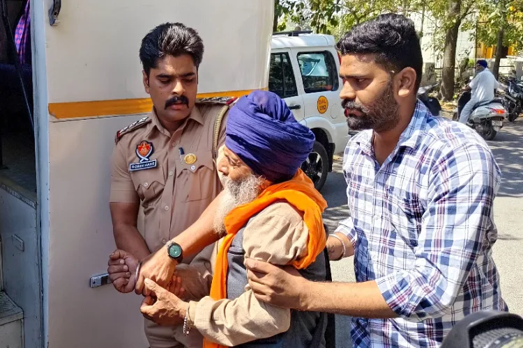 Punjab Police detain farmers attempting to march towards the Deputy Commissioner's office in protest against the arrest of their leaders in Amritsar on Thursday, March 20, 2025.